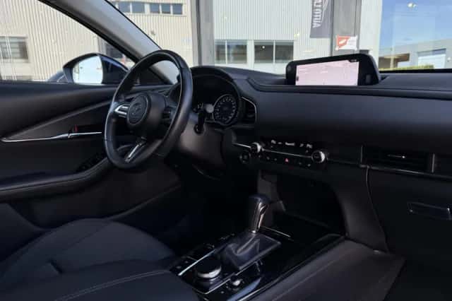 Mazda CX-30 (2021) thumbnail 2