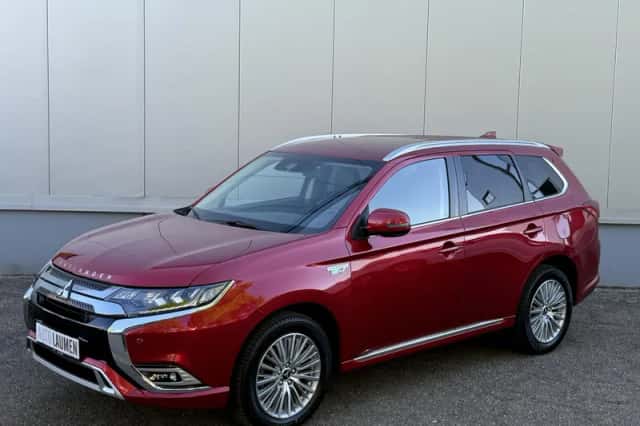 Mitsubishi Outlander (2020) thumbnail 1