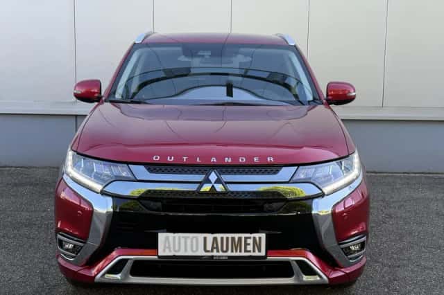 Mitsubishi Outlander (2020) thumbnail 4