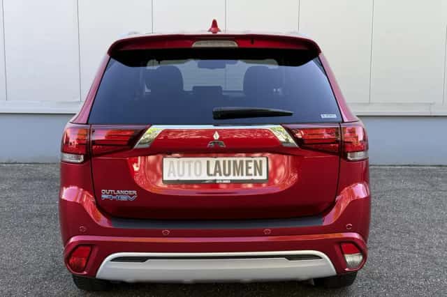 Mitsubishi Outlander (2020) thumbnail 6