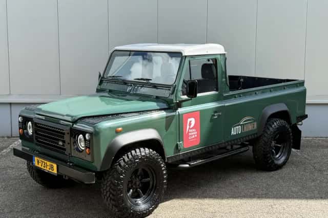 Land Rover Defender (2004) thumbnail 1