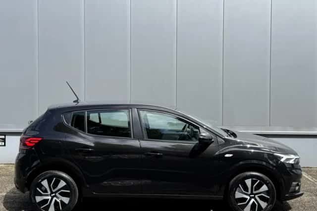 Dacia Sandero (2025) thumbnail 2