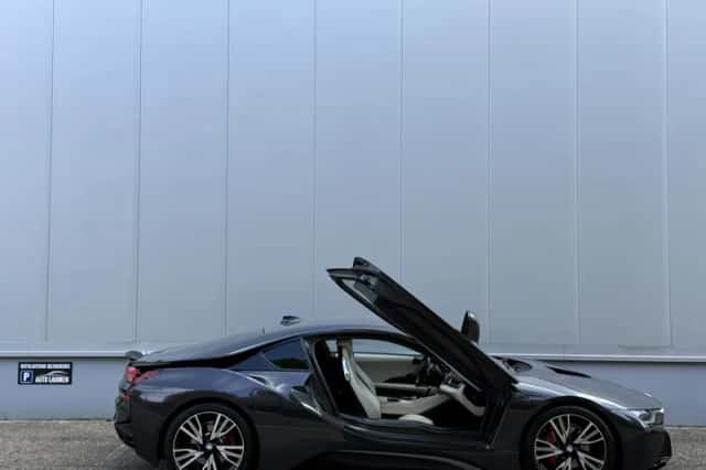 BMW I8 (2014) thumbnail 2