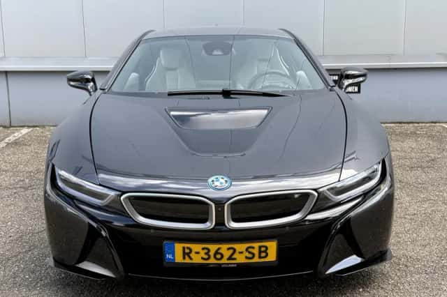 BMW I8 (2014) thumbnail 4