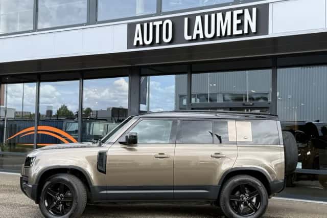Land Rover Defender (2021) thumbnail 2
