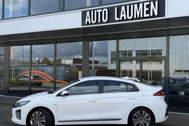 Hyundai Ioniq (2016) thumbnail 4