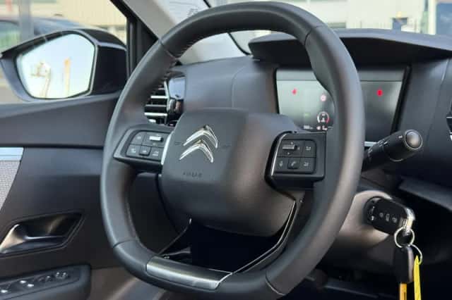 Citroën C4 (2022) thumbnail 3
