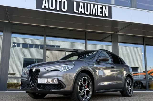 Alfa Romeo Stelvio (2019) thumbnail 5