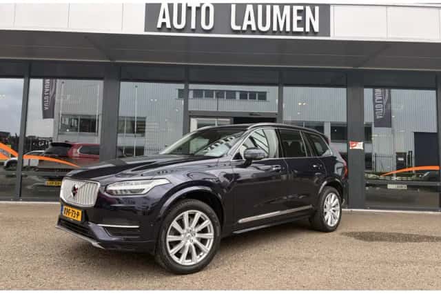 Volvo XC90 (2016) thumbnail 1