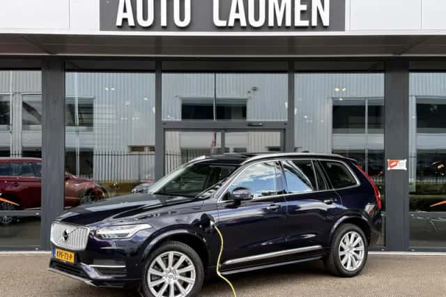 Volvo XC90 (2016) thumbnail 1