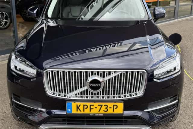 Volvo XC90 (2016) thumbnail 5
