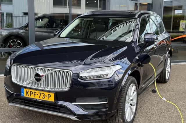 Volvo XC90 (2016) thumbnail 6