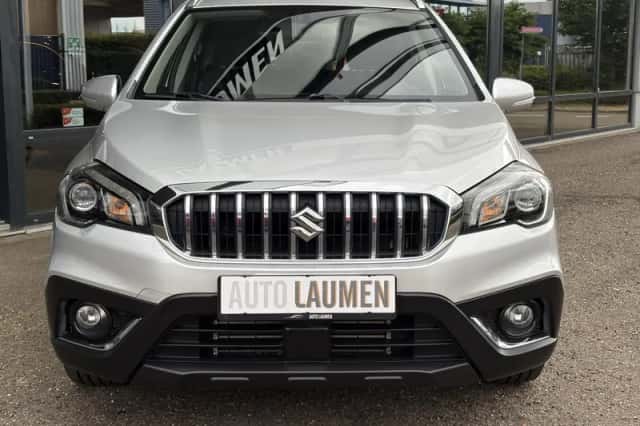 Suzuki S-Cross (2020) thumbnail 4