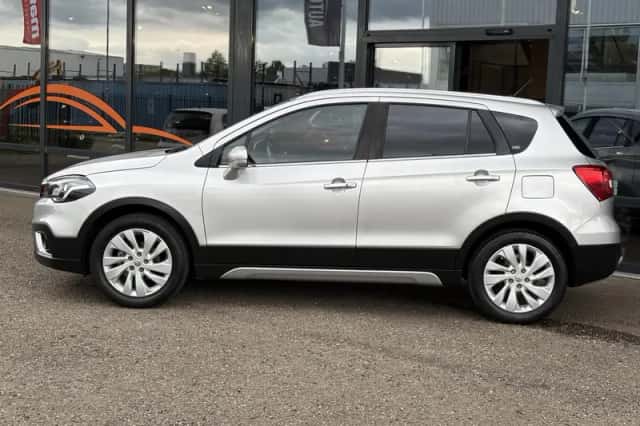 Suzuki S-Cross (2020) thumbnail 5