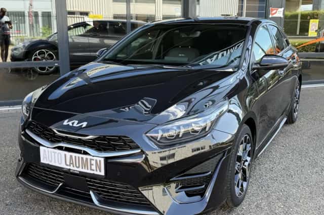 Kia Proceed (2023) thumbnail 6
