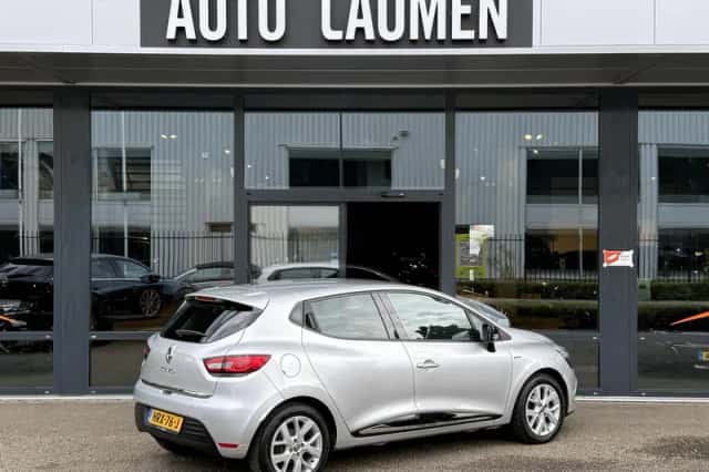 Renault Clio (2018) thumbnail 3
