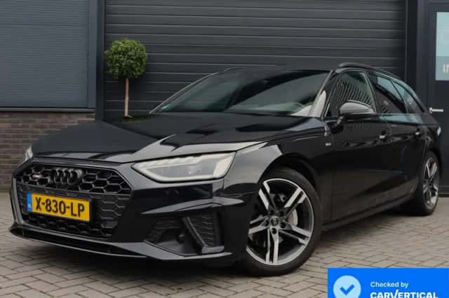 Audi A4 (2023) thumbnail 1