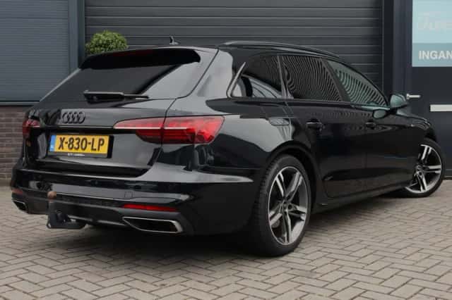 Audi A4 (2023) thumbnail 2