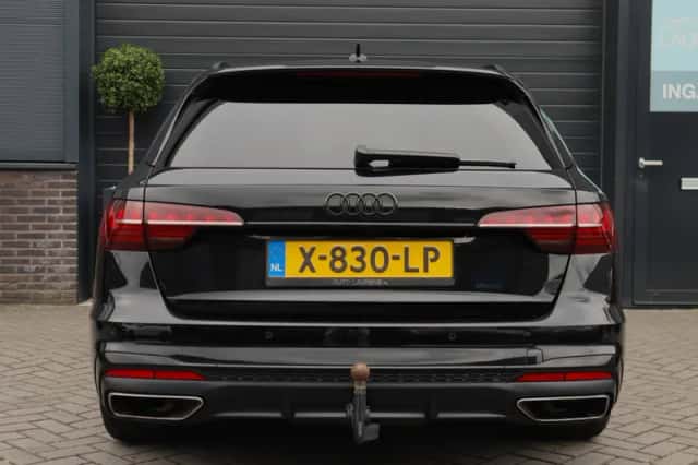 Audi A4 (2023) thumbnail 4