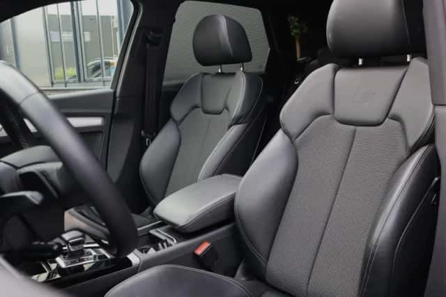 Audi Q5 (2024) thumbnail 2