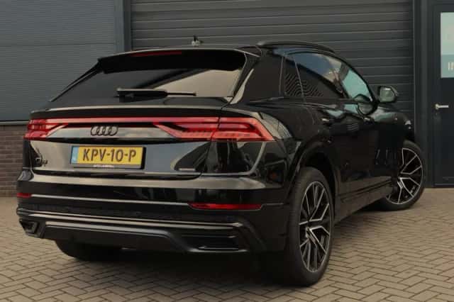 Audi Q8 (2022) thumbnail 2