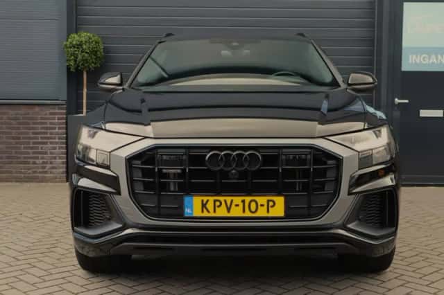 Audi Q8 (2022) thumbnail 3