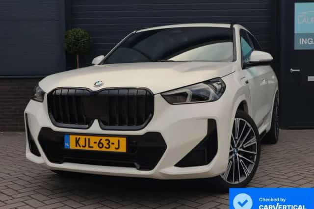 BMW X1 (2023) thumbnail 1