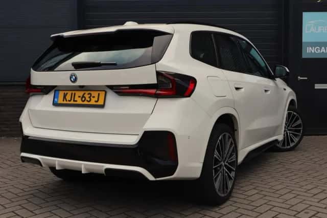 BMW X1 (2023) thumbnail 2