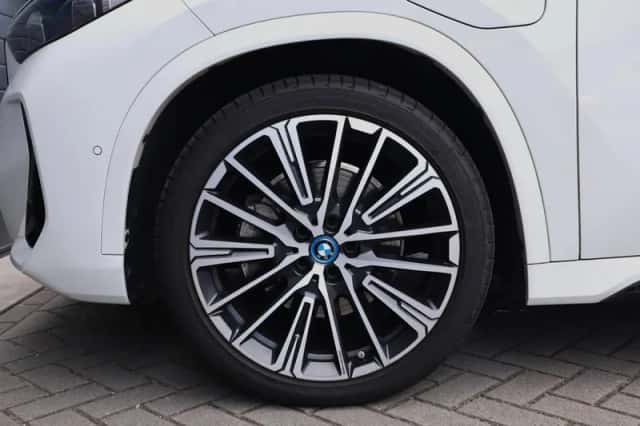BMW X1 (2023) thumbnail 6