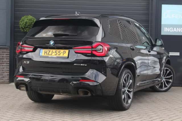 BMW X3 (2022) thumbnail 2