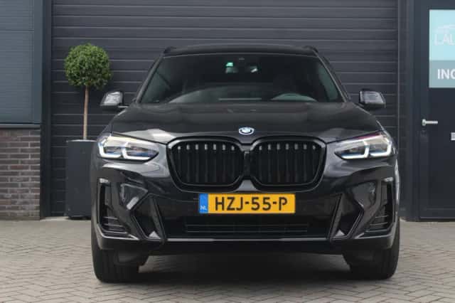BMW X3 (2022) thumbnail 3