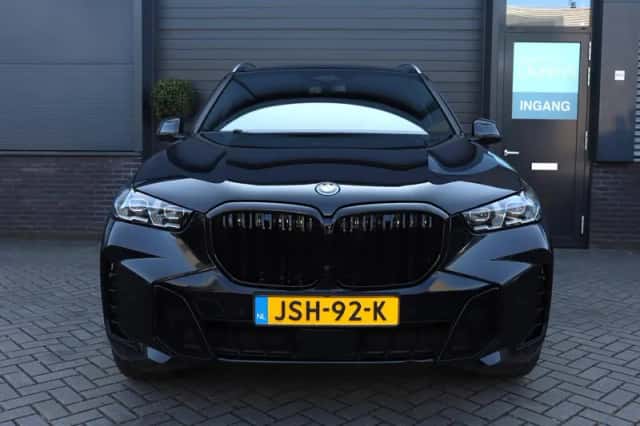 BMW X5 (2023) thumbnail 3