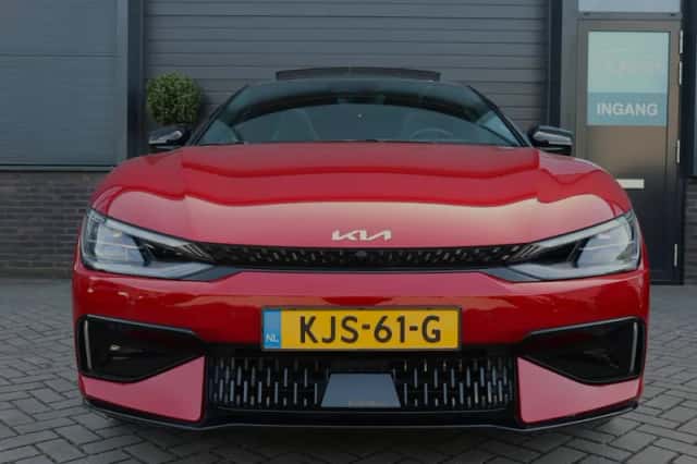 Kia EV6 (2023) thumbnail 3