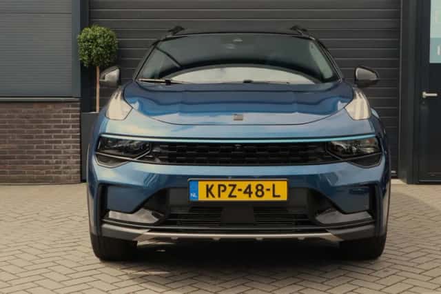 Lynk & Co 01 (2023) thumbnail 3