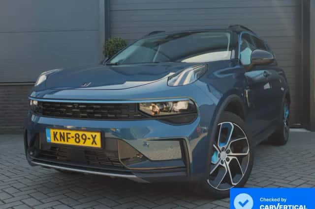 Lynk & Co 01 (2022) thumbnail 1