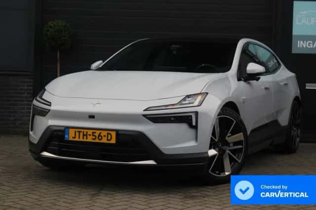 Polestar 4 (2025) thumbnail 1