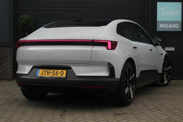 Polestar 4 (2025) thumbnail 2