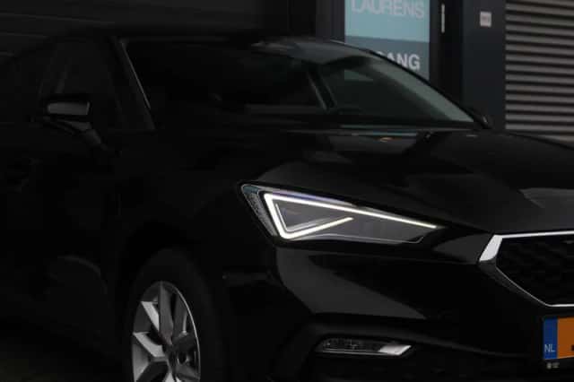 SEAT Leon (2025) thumbnail 5