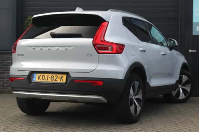 Volvo XC40 (2020) thumbnail 2