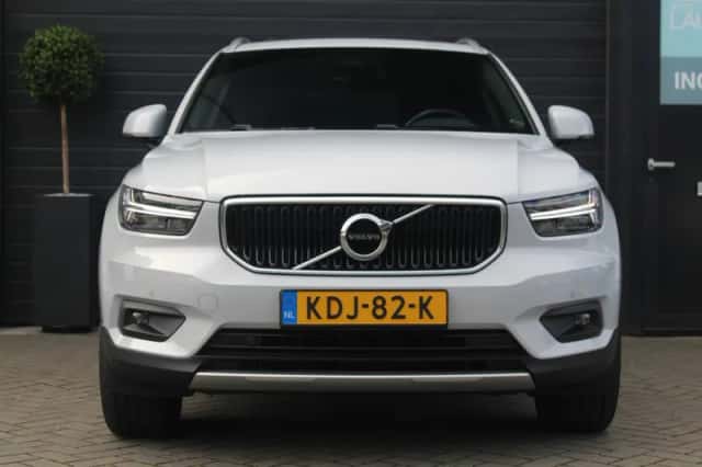 Volvo XC40 (2020) thumbnail 3