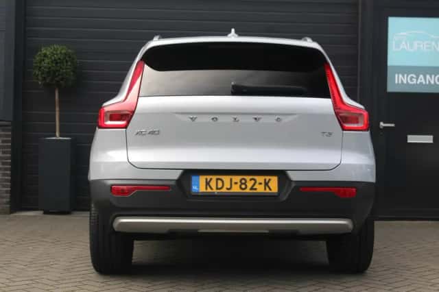 Volvo XC40 (2020) thumbnail 4