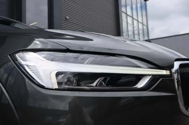 Volvo XC60 (2019) thumbnail 6