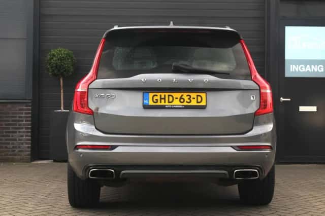 Volvo XC90 (2017) thumbnail 4