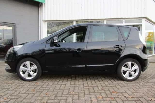 Renault Scénic (2013) thumbnail 2