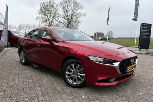 Mazda 3 (2023) thumbnail 5