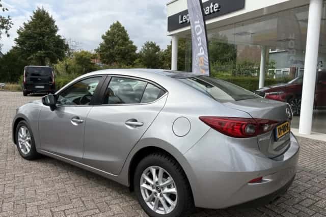 Mazda 3 (2016) thumbnail 6