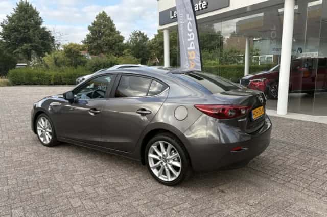 Mazda 3 (2017) thumbnail 6