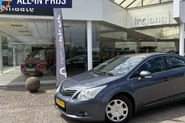 Toyota Avensis (2009) thumbnail 1