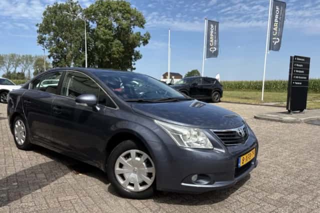 Toyota Avensis (2009) thumbnail 5