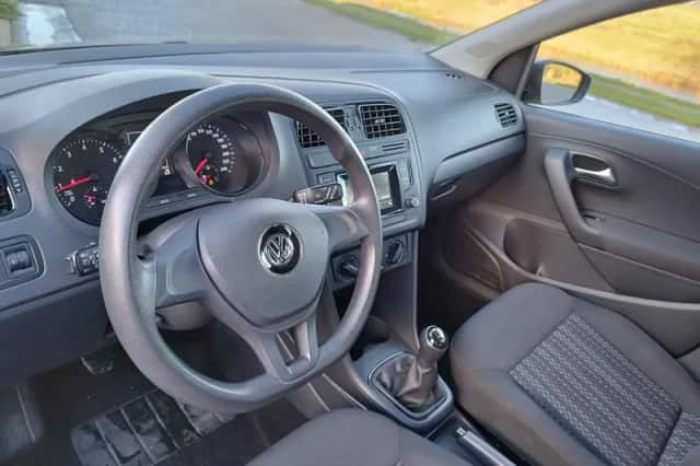 Volkswagen Polo (2015) thumbnail 3